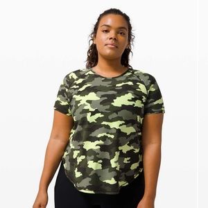 NWT Lululemon UVP Run Short Sleeve
Heritage 365 Camo Crispin Green Multi; Sz 4